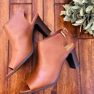 G.H. Bass Peep Toe Sling Back Heels 9.5 M